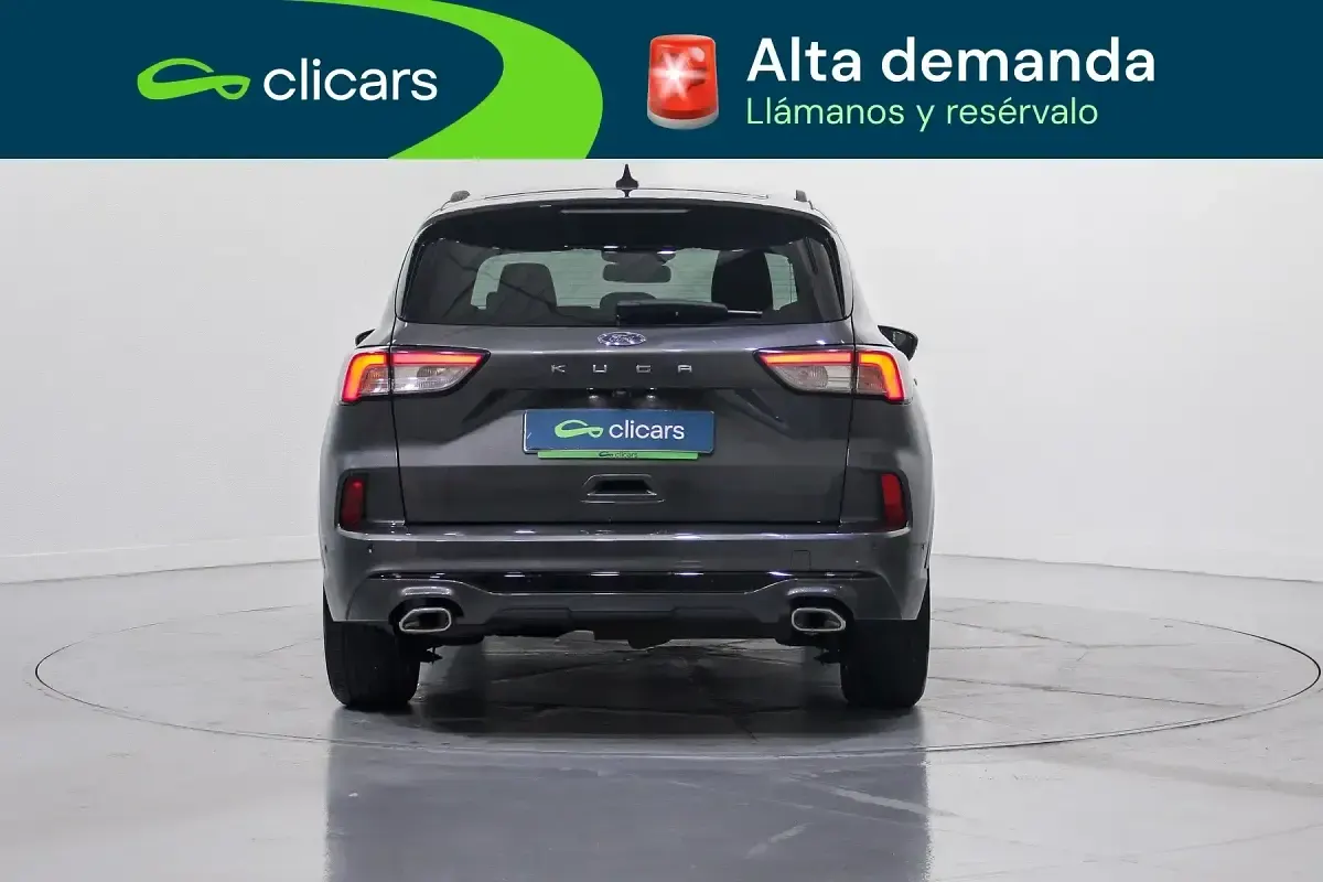 Usado Ford Kuga ST-Line X 120 CV (88 kW) 2023 Gris / plata SUV