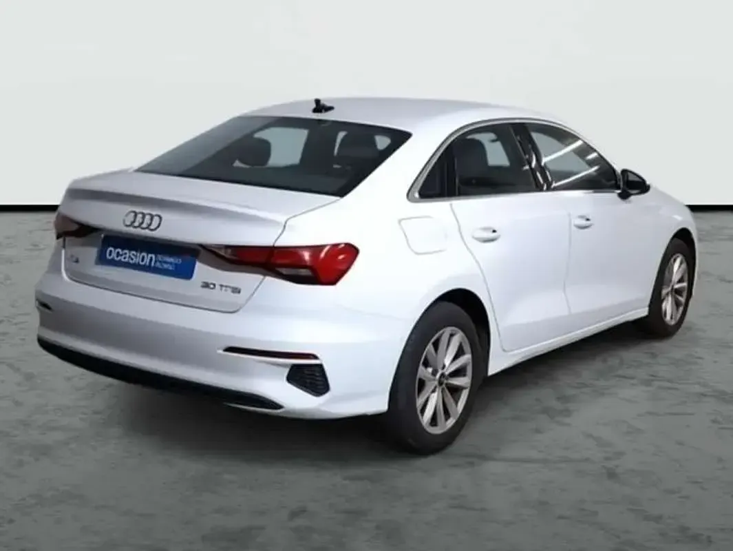 Usado Audi A3 110 CV (80 kW) 2023 Blanco Berlina