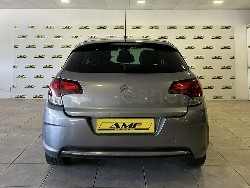 Usado Citroën C4 Live 120 CV (88 kW) 2017 Gris / plata Berlina
