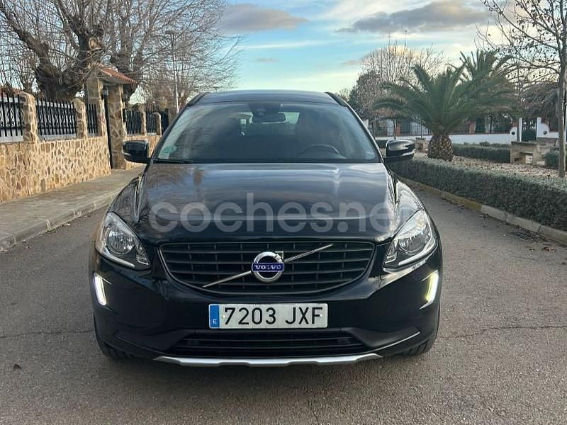 Negro Usado 2017 Volvo XC60 Kinetic SUV | 15.990 € (Caro) - Imagen 1/4