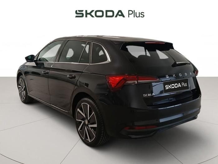 Usado Skoda Scala 150 CV (110 kW) 2024 Negro Utilitario