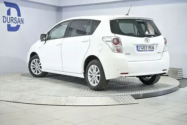 Usado Toyota Verso Active 132 CV (97 kW) 2012 Blanco Monovolumen