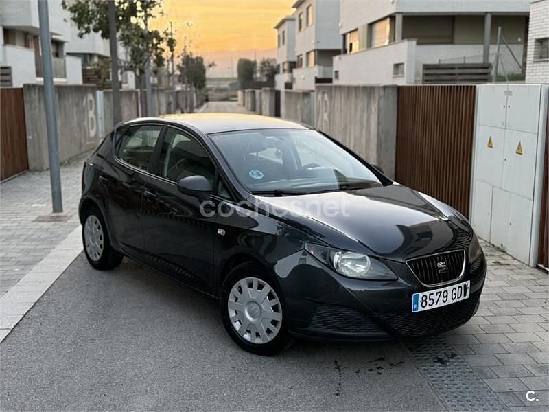 Usado Seat Ibiza Stylance 85 CV (62 kW) 2008 Gris / plata Berlina