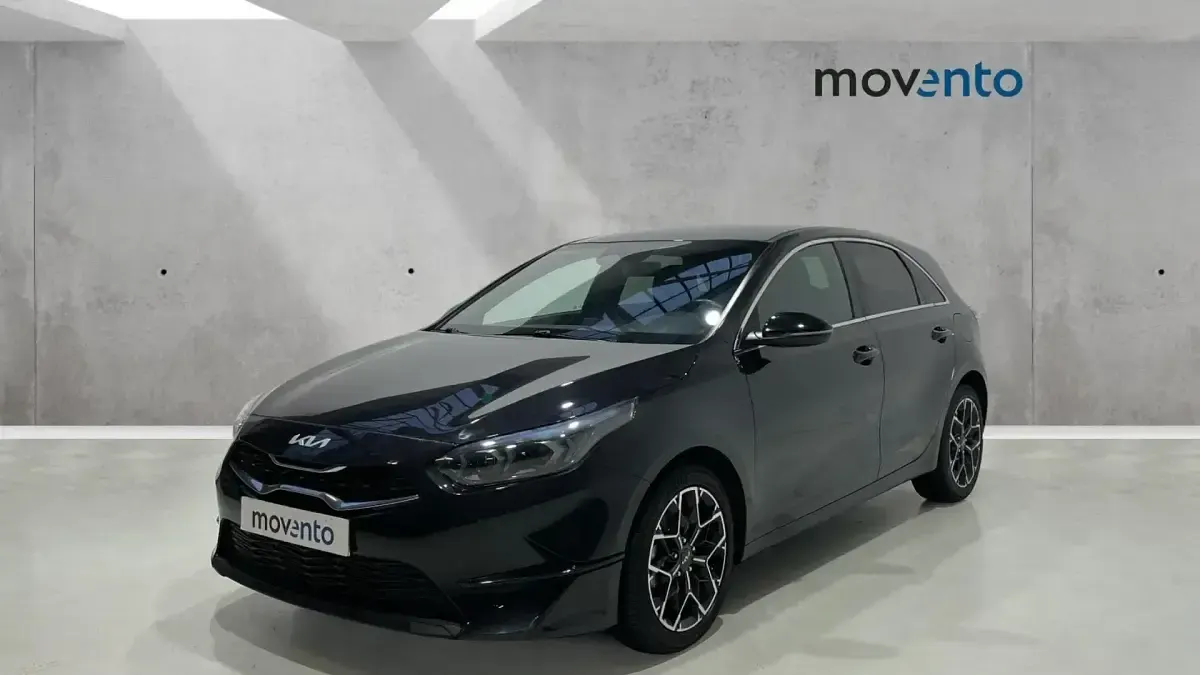 Begagnad Kia Ceed Edition 7 100 HK (73 kW) 2025 Svart Halvkombi