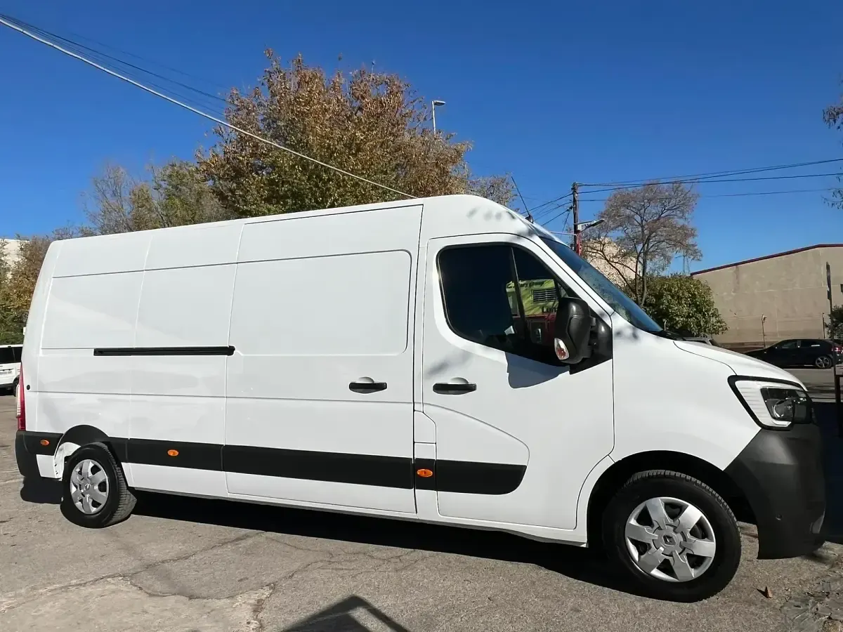 Usado Renault Master 150 CV (110 kW) 2023 Blanco Monovolumen