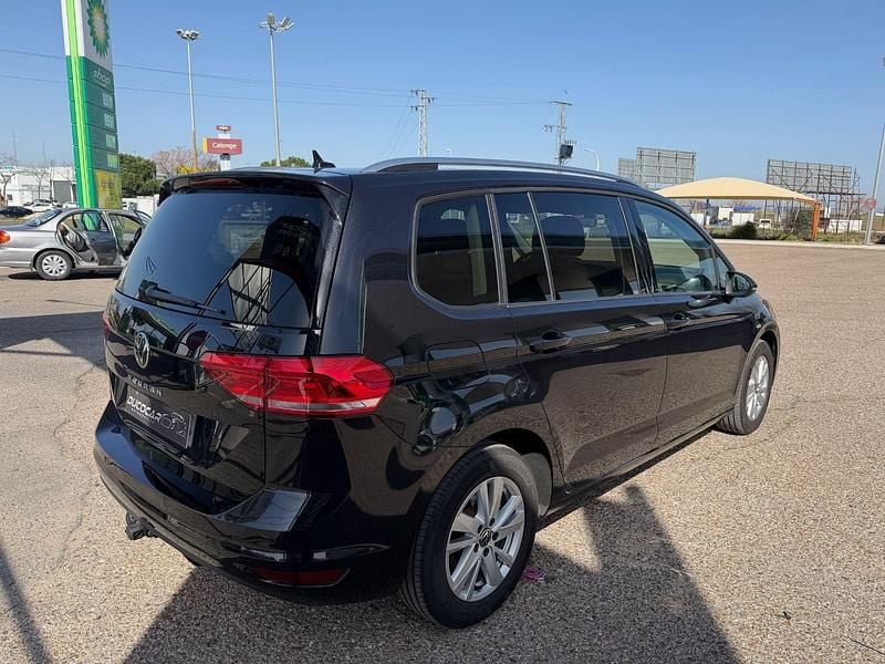 Usado VW Touran Advance 150 CV (110 kW) 2022 Negro Monovolumen