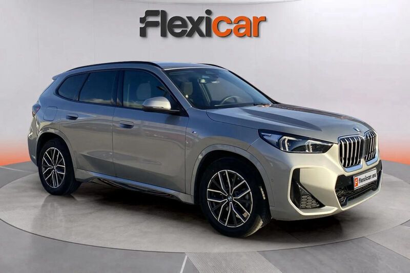 Beige Usado 2024 BMW X1 xLine SUV | 38.990 € - Imagen 1/4