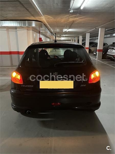 Usado Peugeot 206 90 CV (66 kW) 2005 Negro Berlina