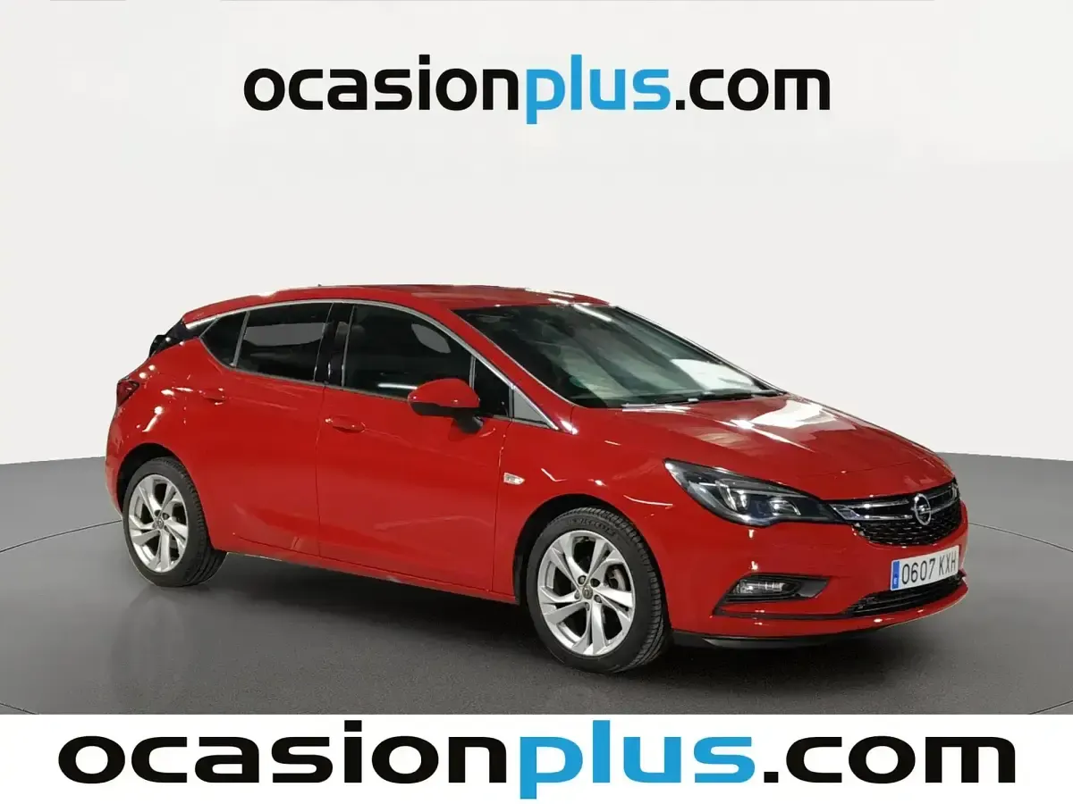 Usado Opel Astra Dynamic 125 CV (91 kW) 2019 Rojo Berlina