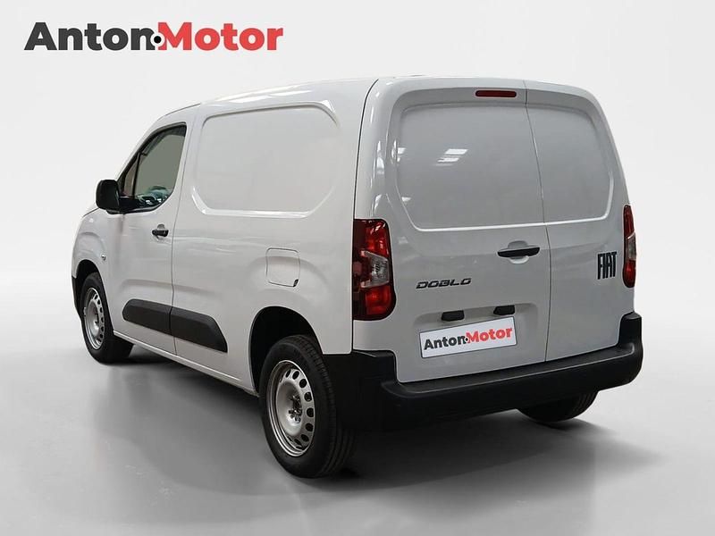 Nuevo Fiat Doblò S 100 CV (73 kW) 2025 Blanco Monovolumen