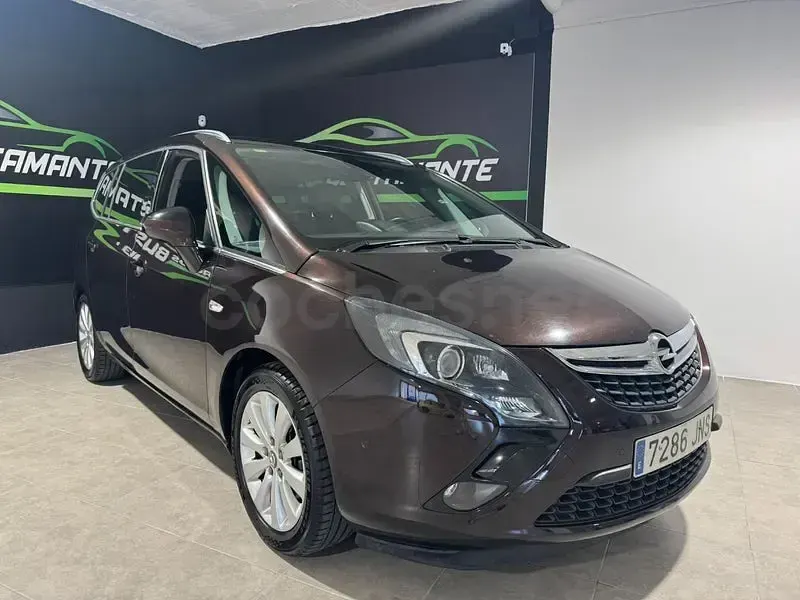 Usado Opel Zafira Tourer Excellence 136 HP (100 kW) 2016 Castanho Monovolume