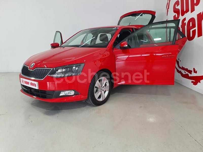 Usado Skoda Fabia Active 75 CV (55 kW) 2018 Rojo Berlina