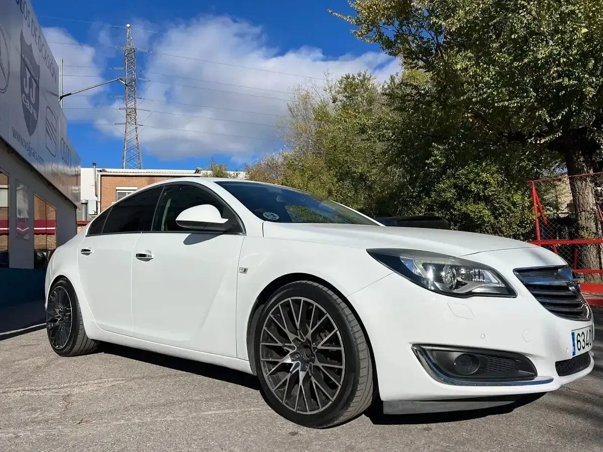Usado Opel Insignia Excellence 140 CV (102 kW) 2014 Blanco Berlina