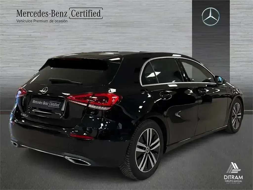 Usado Mercedes A180 Progressive 116 CV (85 kW) 2022 Negro noche Berlina