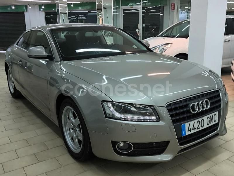 Gris / plata Usado 2009 Audi A5 Coupe | 10.990 € (Precio justo) - Imagen 1/4