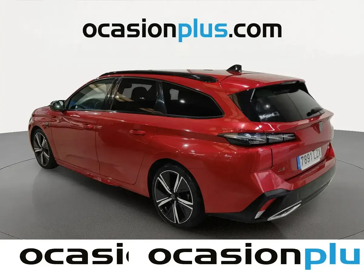 Usado Peugeot 308 GT 130 CV (95 kW) 2022 Rojo Familiar
