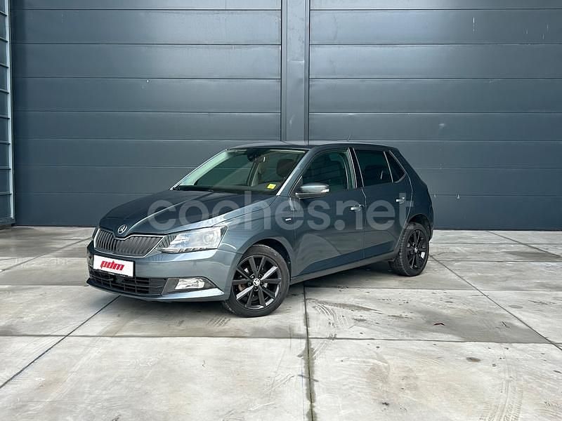 Gris / plata Usado 2018 Skoda Fabia Ambition Utilitario | 11.990 € (Un poco caro) - Imagen 1/4