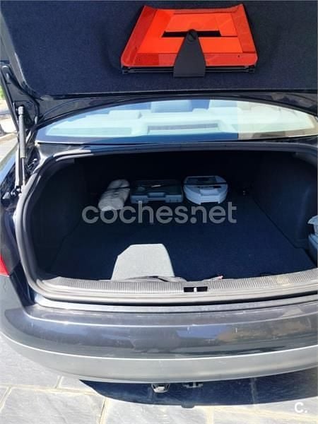 Usado Audi A6 150 CV (110 kW) 1998 Negro Berlina