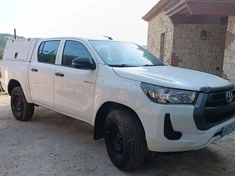 Usado Toyota HiLux Plus 150 CV (110 kW) 2022 Blanco Pickup/Camioneta