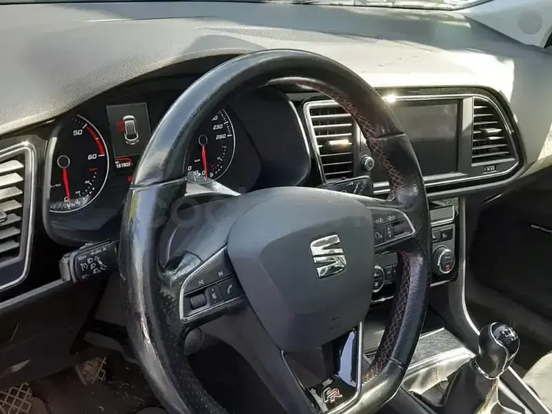 Usado Seat Leon FR 150 CV (110 kW) 2017 Azul Familiar