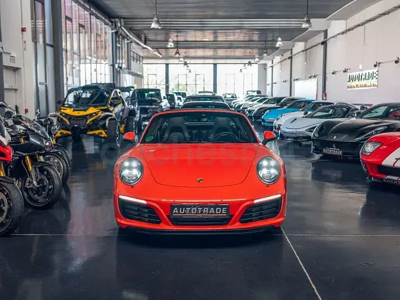 Usado Porsche 911 370 CV (272 kW) 2018 Naranja Coupe