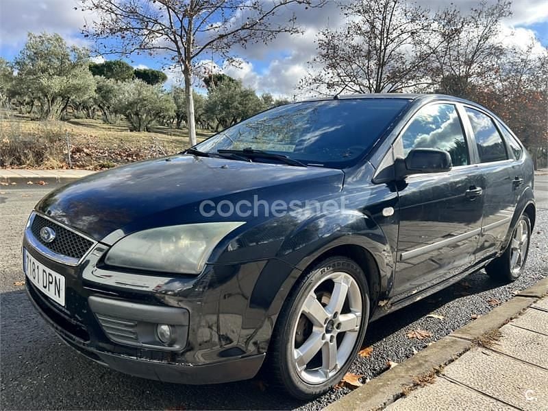 Negro Usado 2005 Ford Focus Trend Berlina | 1500 € (Buen precio) - Imagen 1/4