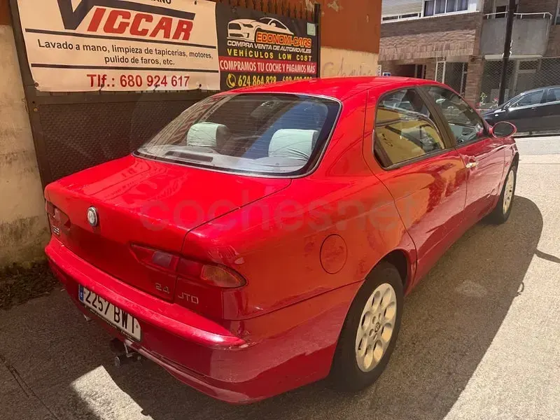 Usado Alfa Romeo 156 Distinctive 140 CV (102 kW) 2002 Rojo Berlina