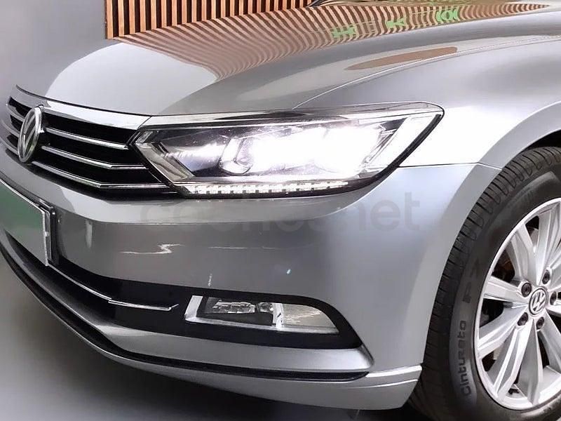 Usado VW Passat 150 CV (110 kW) 2020 Gris / plata Berlina