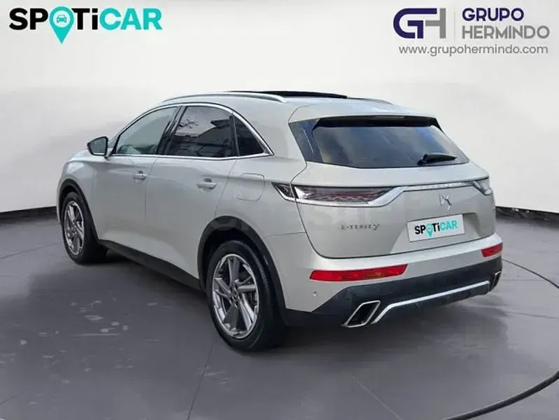 Usado DS Automobiles DS7 Crossback So Chic 300 CV (220 kW) 2021 Gris / plata SUV