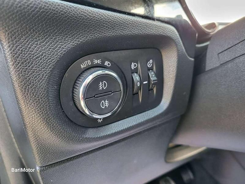 Usado Opel Corsa Edition 75 CV (55 kW) 2020 Blanco Utilitario