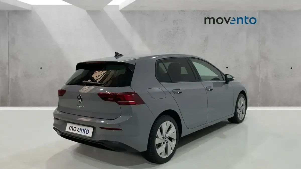Usado VW Golf VIII 115 CV (84 kW) 2025 Gris Berlina