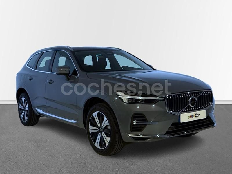 Gris Usado 2023 Volvo XC60 Core SUV | 53.900 € - Imagen 1/4