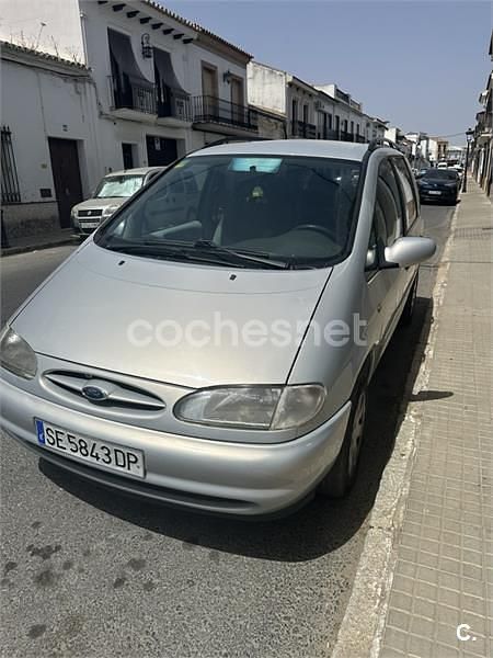 Gris / plata Usado 2000 Ford Galaxy Monovolumen | 3050 € - Imagen 1/4