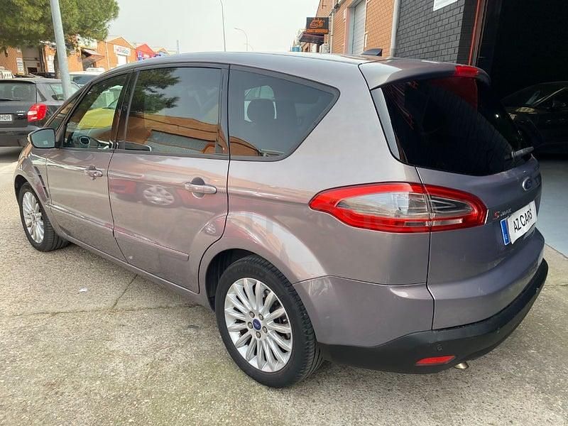 Usado Ford S-MAX Titanium 140 CV (102 kW) 2015 Gris / plata Monovolumen