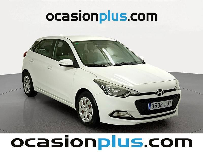 Usado Hyundai i20 75 CV (55 kW) 2015 Blanco Utilitario
