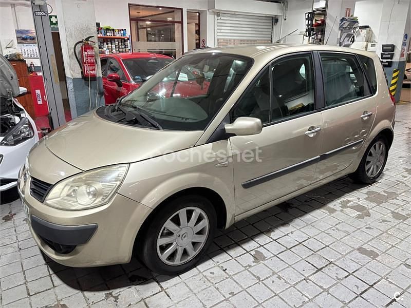 Usado Renault Scénic II 105 CV (77 kW) 2007 Beige Monovolumen