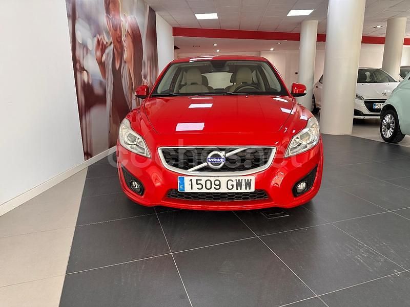 Usado Volvo C30 Momentum 109 CV (80 kW) 2010 Rojo Utilitario