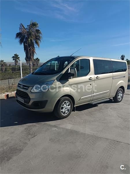 Usado Ford Tourneo Limited 155 CV (114 kW) 2013 Beige Monovolumen