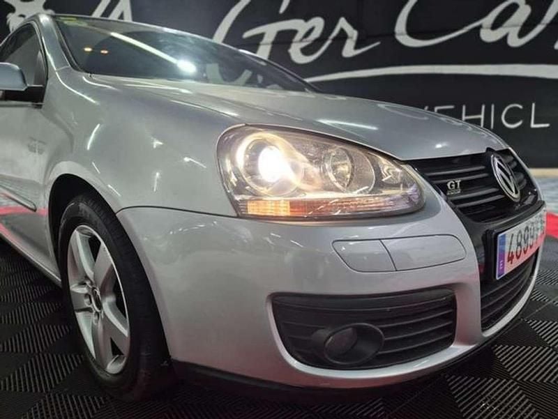 Usado VW Golf V GT 105 CV (77 kW) 2007 Plateado Utilitario