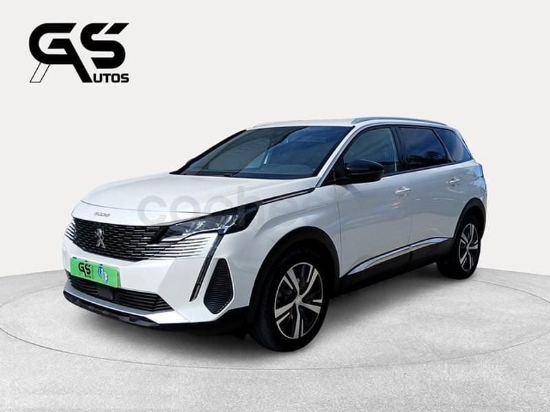 Usado Peugeot 5008 Allure 136 CV (100 kW) 2024 Blanco SUV