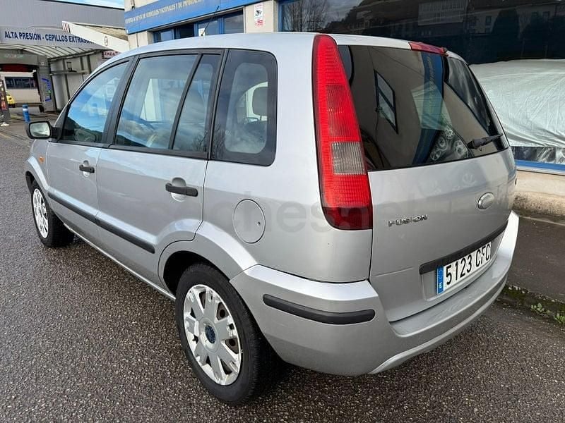 Usado Ford Fusion 68 CV (50 kW) 2003 Gris / plata Utilitario