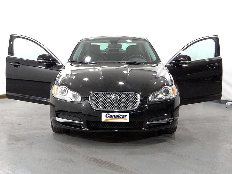 Usado Jaguar XF Premium Luxury 238 CV (175 kW) 2009 Negro Berlina