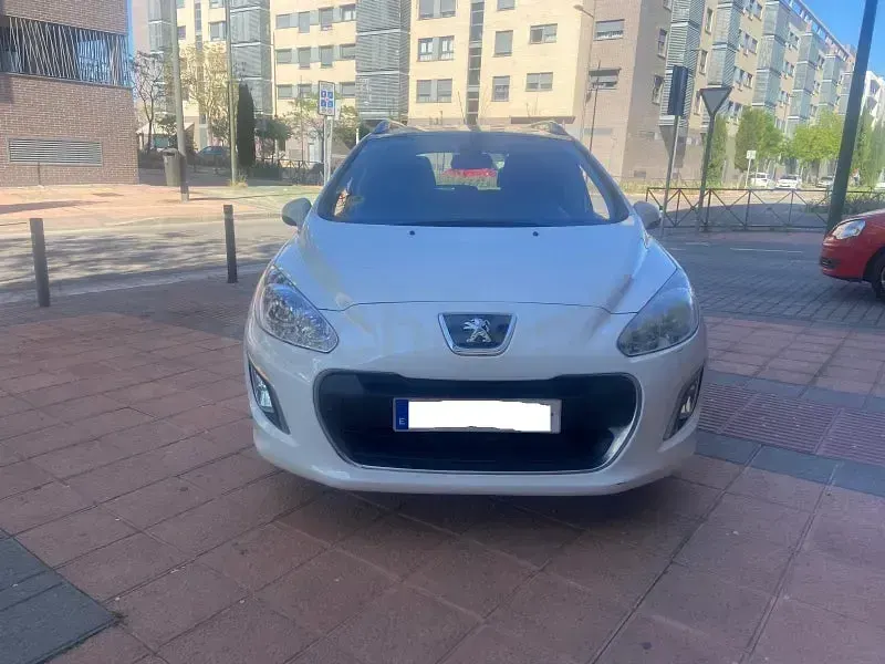 Usado Peugeot 308 SW Access 92 CV (67 kW) 2011 Blanco Familiar