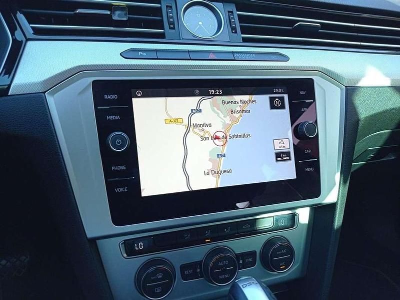 Negro Usado 2019 VW Passat Exclusive Familiar | 17.900 € (Buen precio) - Imagen 1/4