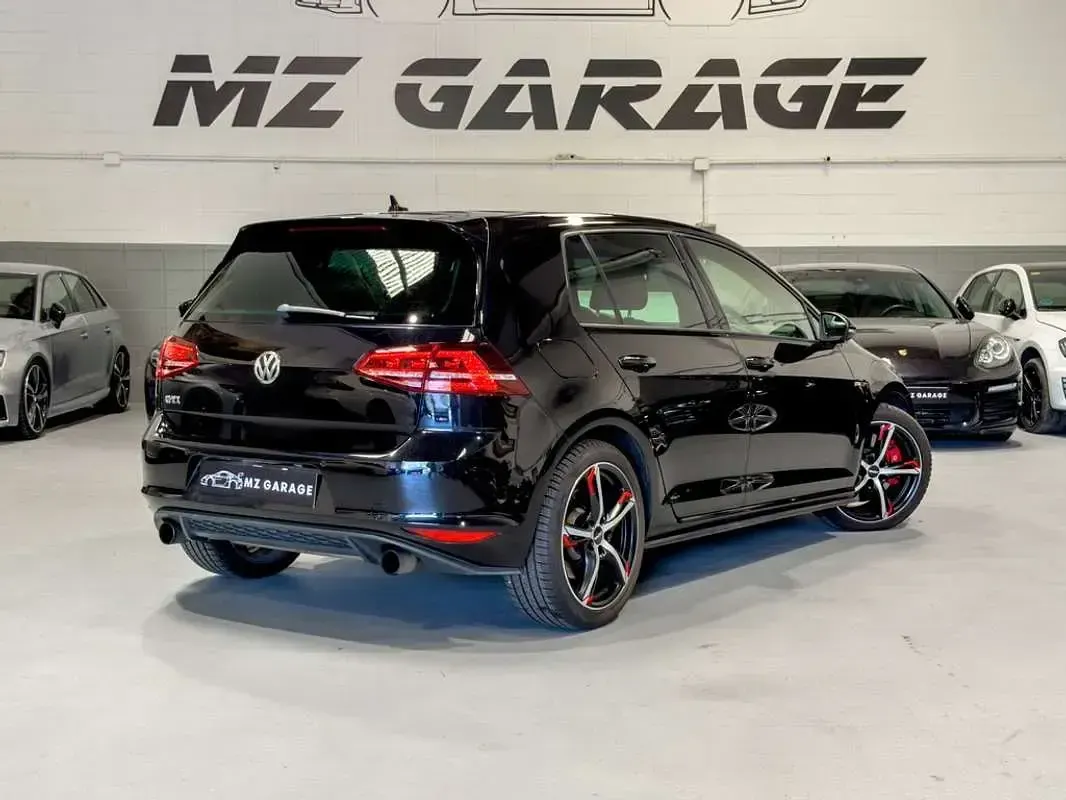 Usado VW Golf VII GTI 230 CV (169 kW) 2014 Negro Utilitario