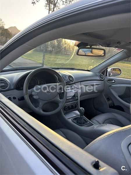 Usado Mercedes CLK270 Avantgarde 170 CV (125 kW) 2004 Gris / plata Coupe