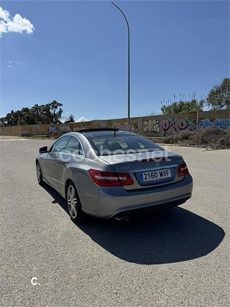 Usado Mercedes E250 204 CV (150 kW) 2011 Gris / plata Coupe