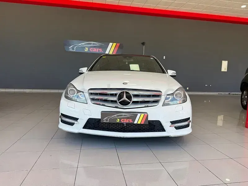 Usado Mercedes C200 Avantgarde 136 CV (100 kW) 2012 Blanco Berlina