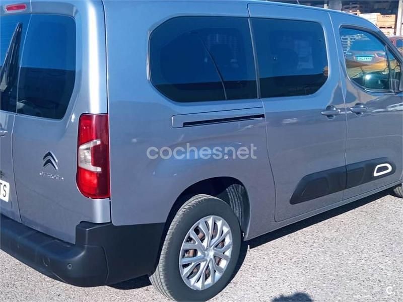 Usado Citroën Berlingo Shine 100 CV (73 kW) 2019 Gris / plata Monovolumen