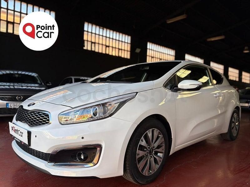 Begagnad Kia Ceed 100 HK (73 kW) 2018 Vit Halvkombi